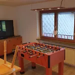 里梅尔公寓 *
