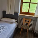 里梅尔公寓 *